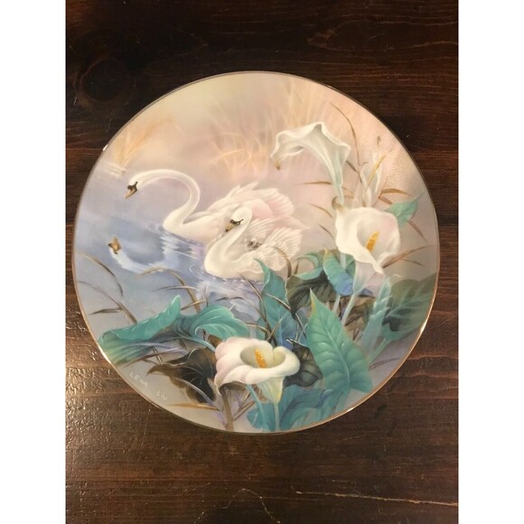 The Bradford Exchange Swans On Wings of Snow Collector's Plate with COA Vintage - Picture 2 of 4